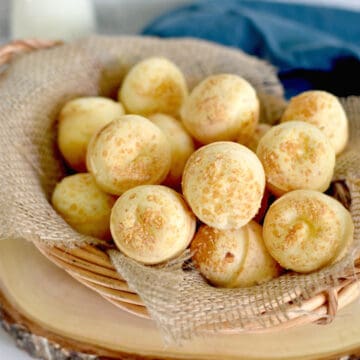 cheese bread in a basket