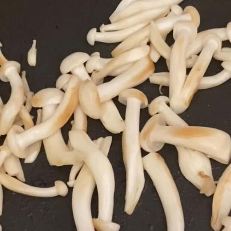 Shimeji na Manteiga Simple Living Recipes