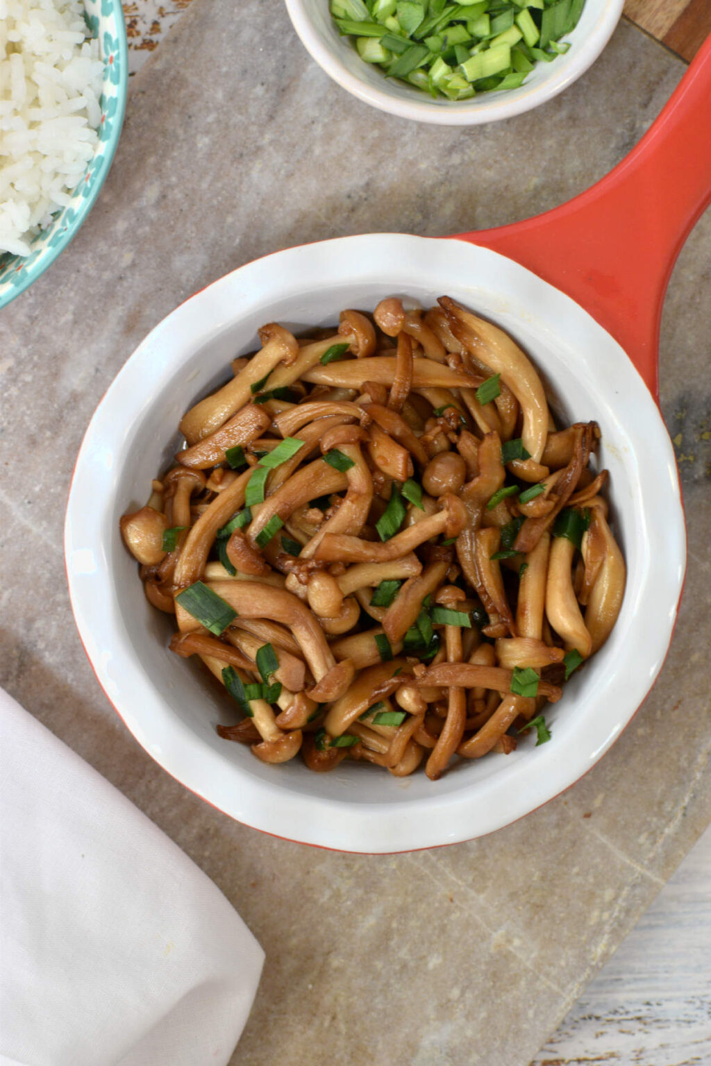 Shimeji na Manteiga Simple Living Recipes